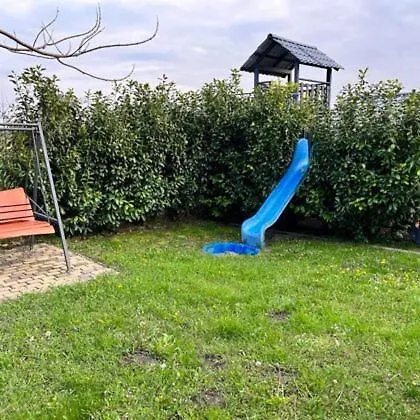 Rozsas Vendeghaz Case de vacanță *